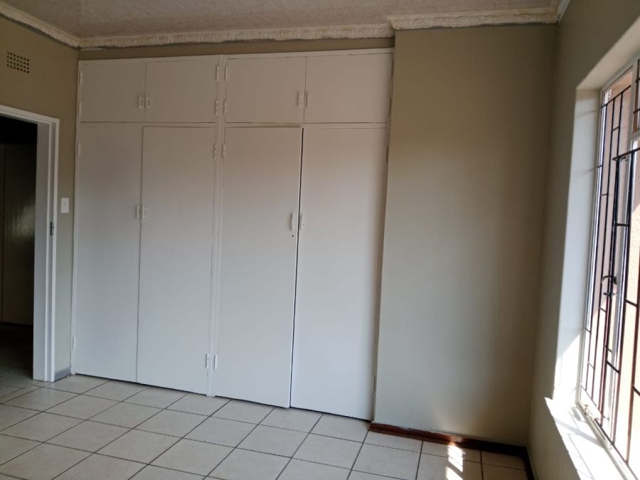 To Let 5 Bedroom Property for Rent in Kuruman Northern Cape